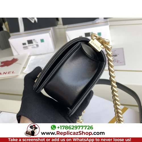 Chanel Boy Bag Lambskin 20cm Small Lushentic AAAAA grade replica - Image 9