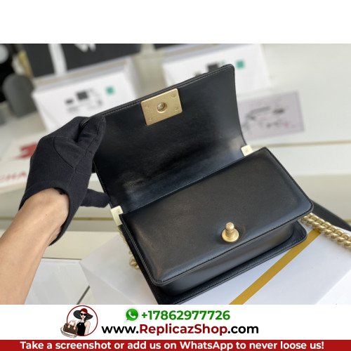 Chanel Boy Bag Lambskin 20cm Small Lushentic AAAAA grade replica - Image 10